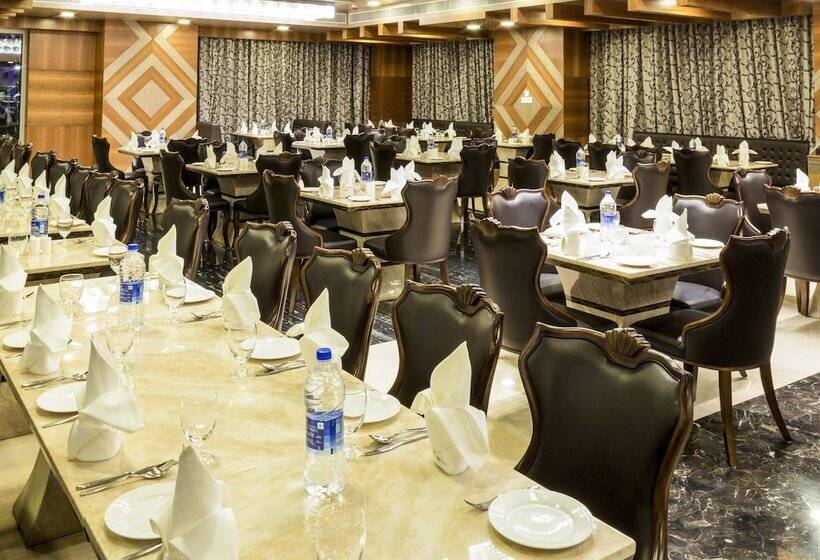 בית מלון כפרי Benzz Park Vellore