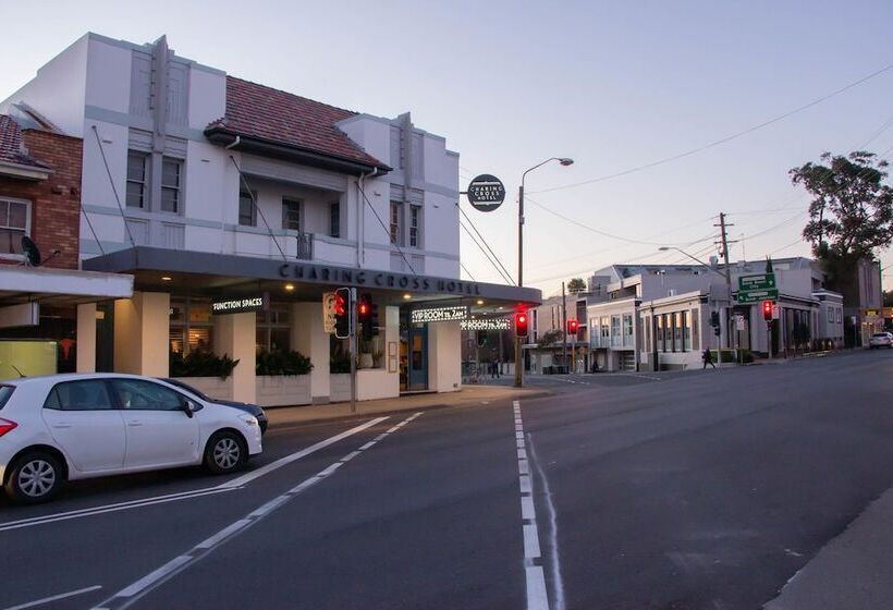 هتل Charing Cross