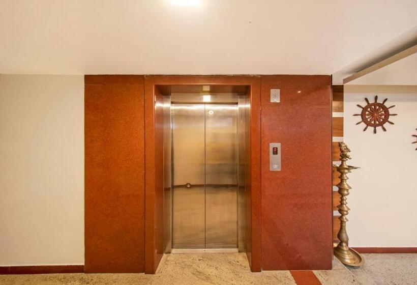 בית מלון כפרי Treebo Sam Residency