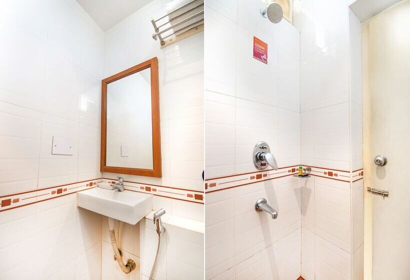 בית מלון כפרי Treebo Sam Residency