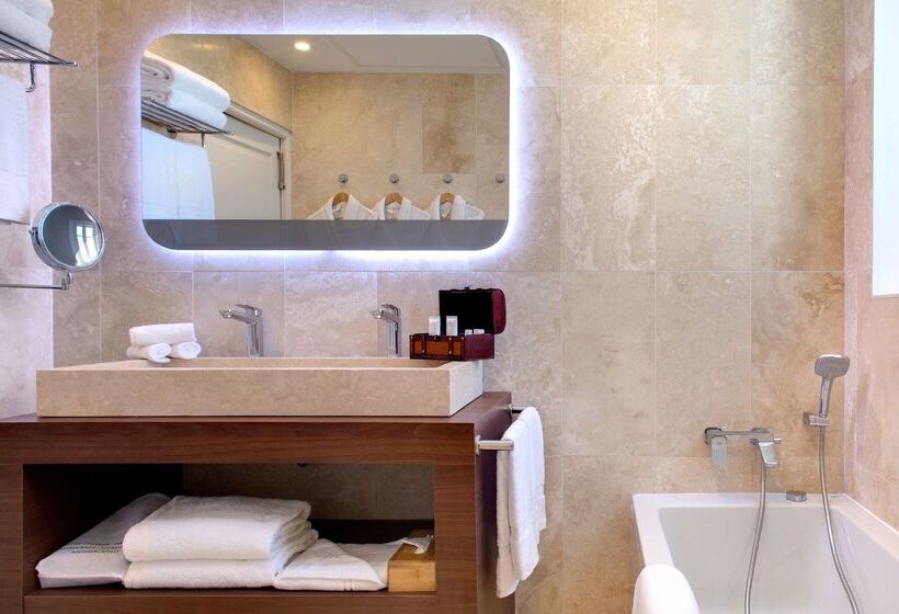 Grand Hotel Des Sablettes Plage, Curio Collection By Hilton