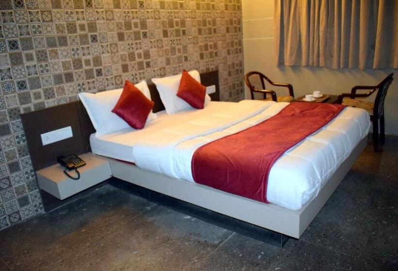 בית מלון כפרי Kansar Palace