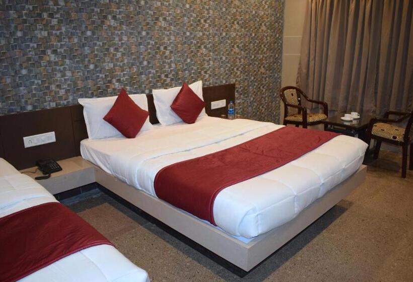 בית מלון כפרי Kansar Palace