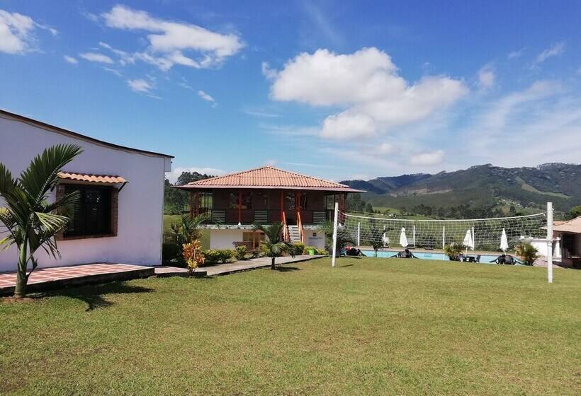 هتل La Fragata Src