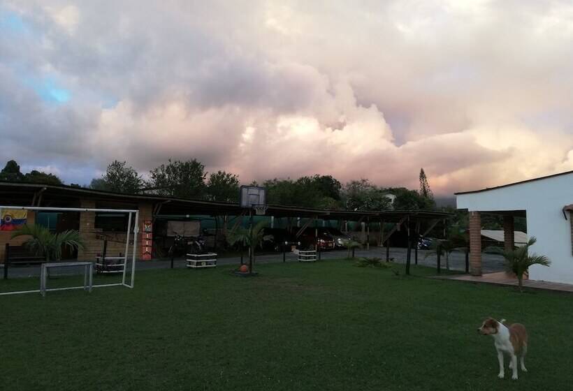 هتل La Fragata Src