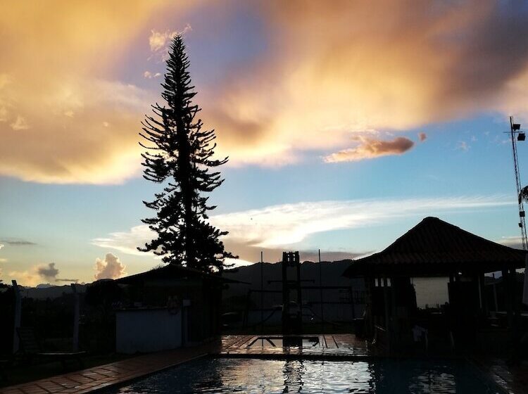 ホテル La Fragata Src