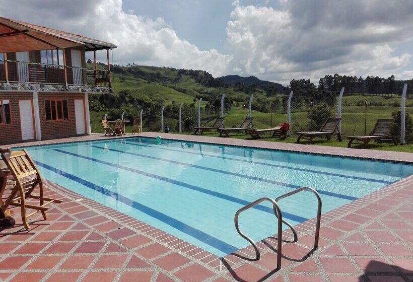 Отель La Fragata Src