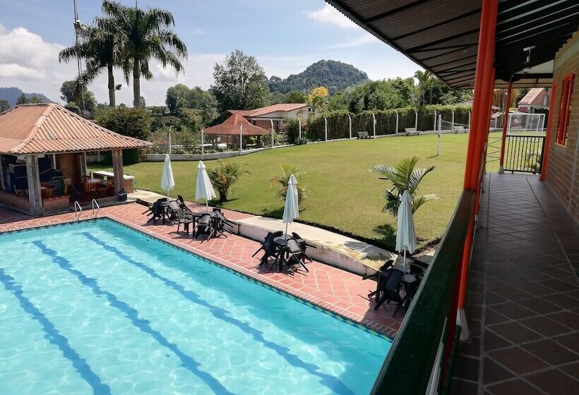 Отель La Fragata Src