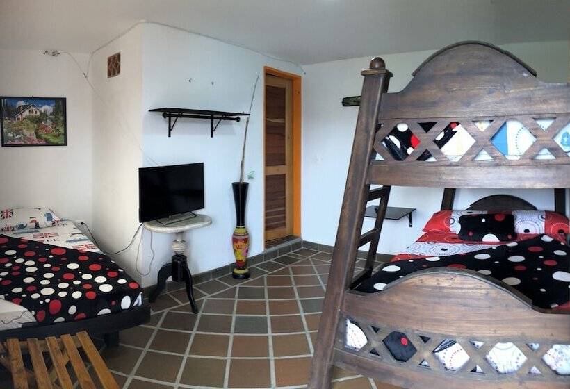 ホテル La Fragata Src