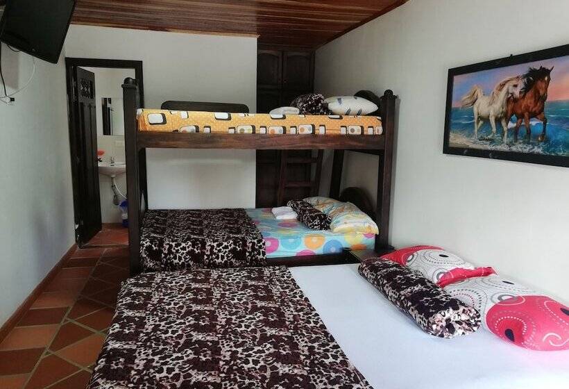 ホテル La Fragata Src