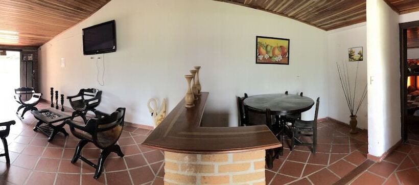 ホテル La Fragata Src