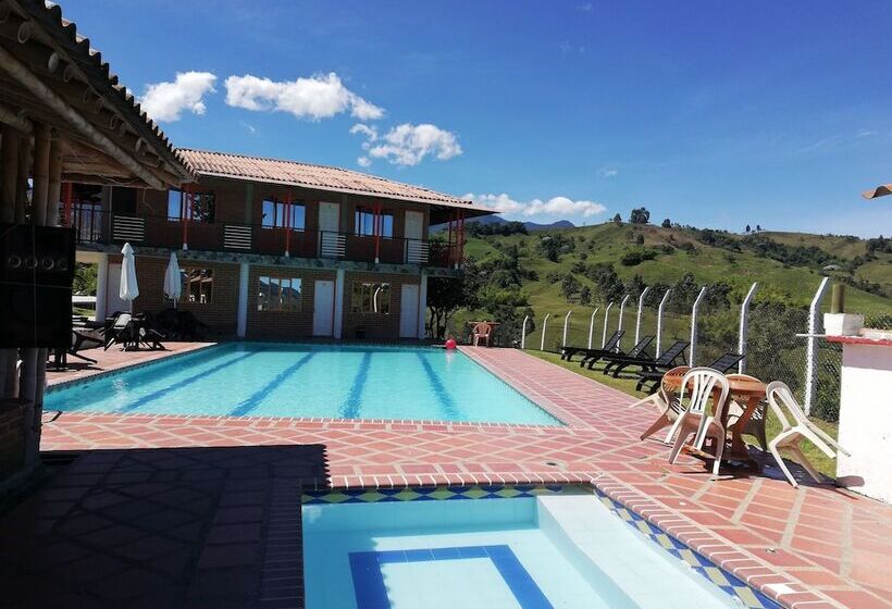 ホテル La Fragata Src