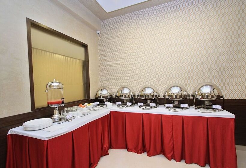 酒店 La Sara Regent