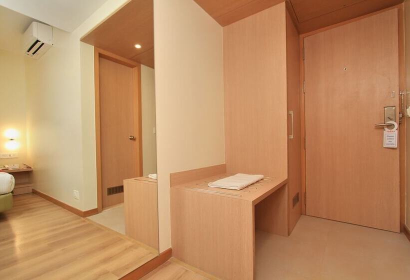 酒店 La Sara Regent