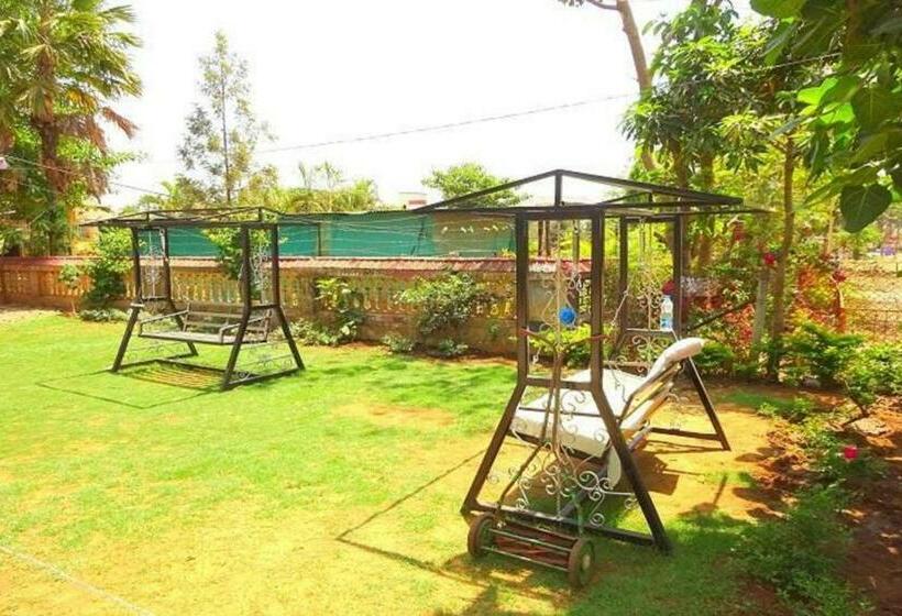 בית מלון כפרי Manas Homestay By Sky Stays