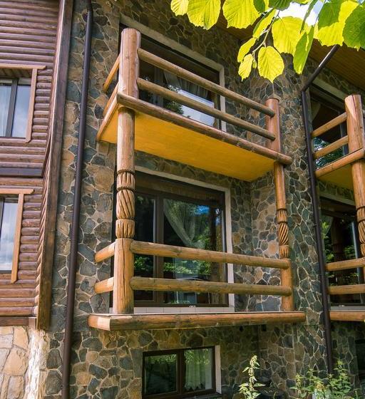 هتل Pid Khomiakom