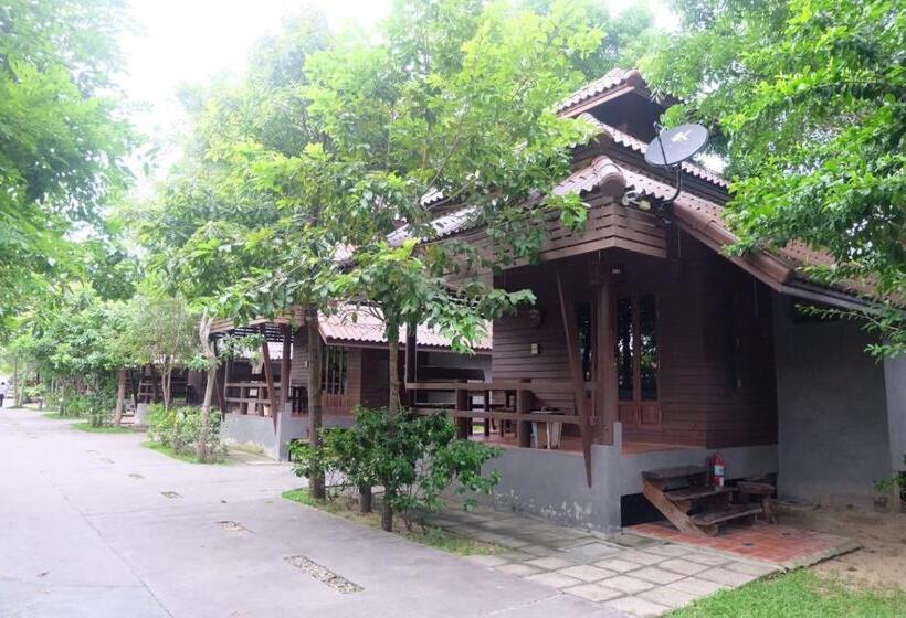 호텔 Ruenpurksa Resort