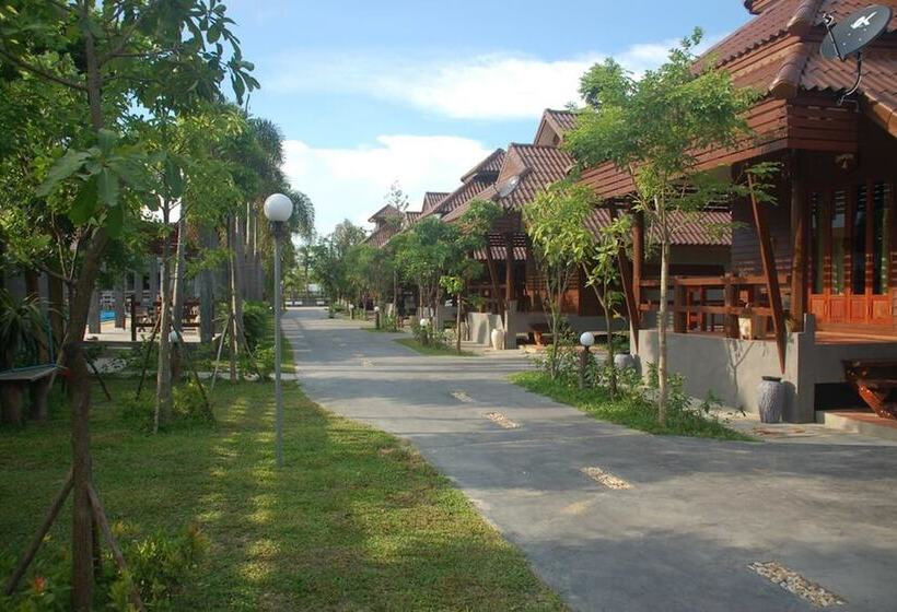 호텔 Ruenpurksa Resort
