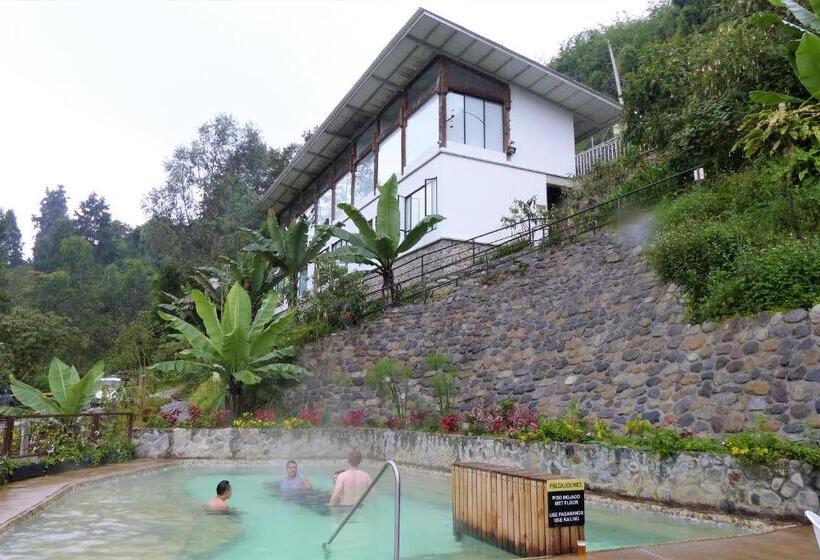 ホテル Termales Tierra Viva