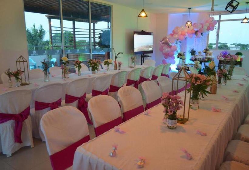 בית מלון כפרי Ucla Center