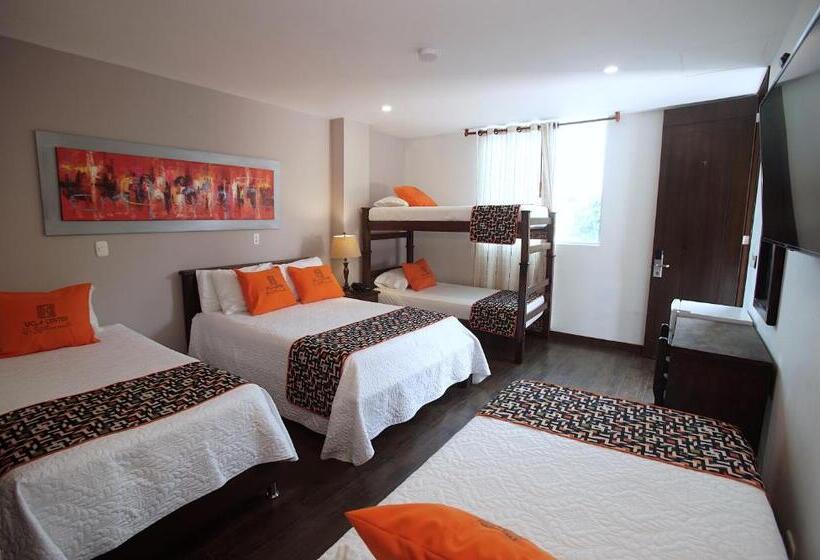 בית מלון כפרי Ucla Center