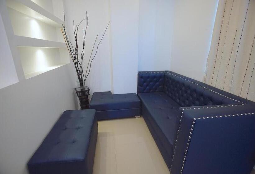 בית מלון כפרי Ucla Center