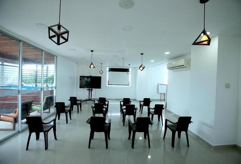 בית מלון כפרי Ucla Center