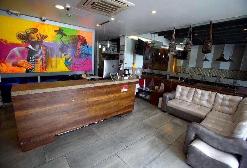 בית מלון כפרי Ucla Center