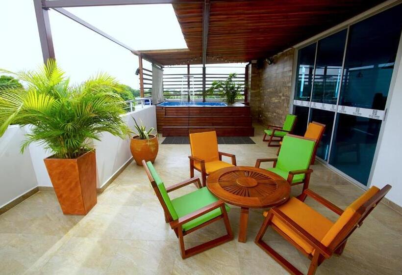 בית מלון כפרי Ucla Center