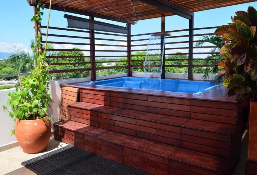 בית מלון כפרי Ucla Center