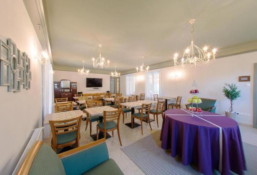 호텔 Villa Oliva Boutique Rooms & Spa Zamárdi