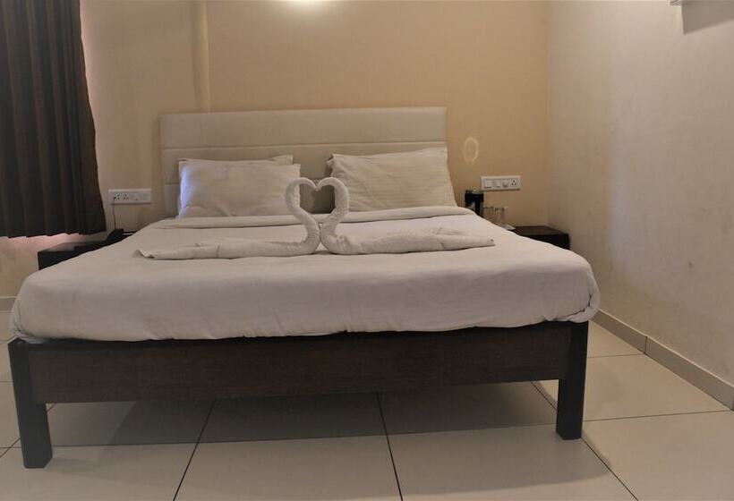 בית מלון כפרי White Feather Toran Resort