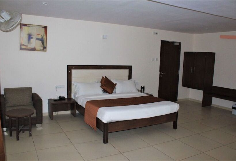 בית מלון כפרי White Feather Toran Resort