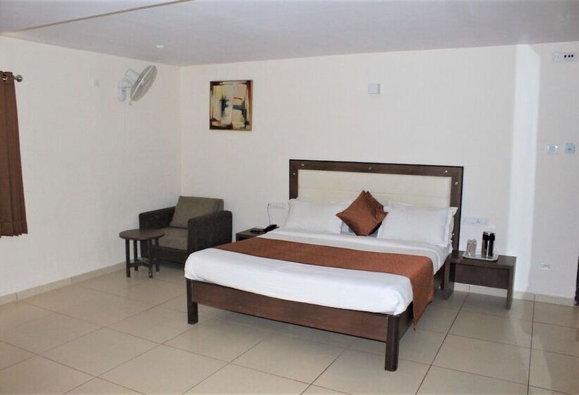 בית מלון כפרי White Feather Toran Resort