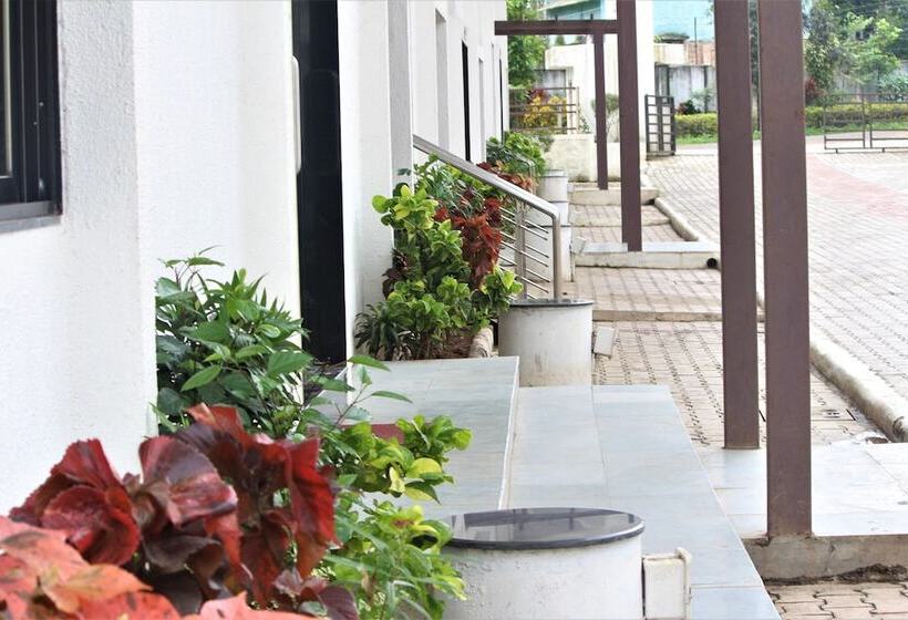 בית מלון כפרי White Feather Toran Resort