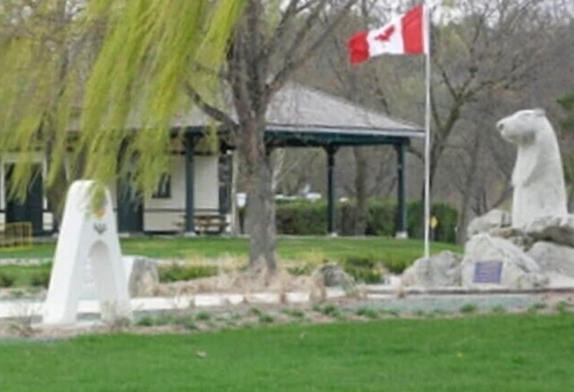 فندق على الطريق Shenstone Motor Inn And Restaurant