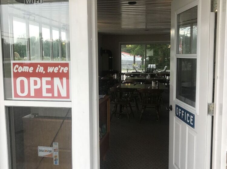 汽车旅馆  Shenstone Motor Inn And Restaurant