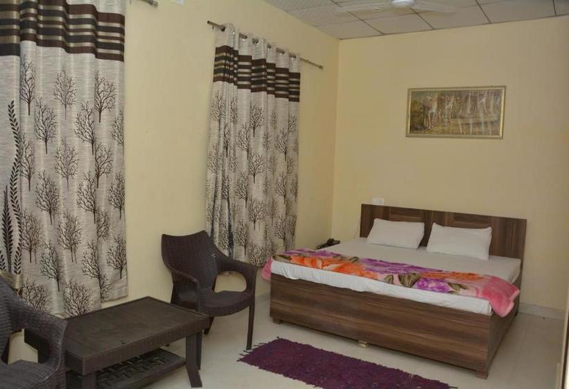 The Rock Heaven Resort, Lansdowne