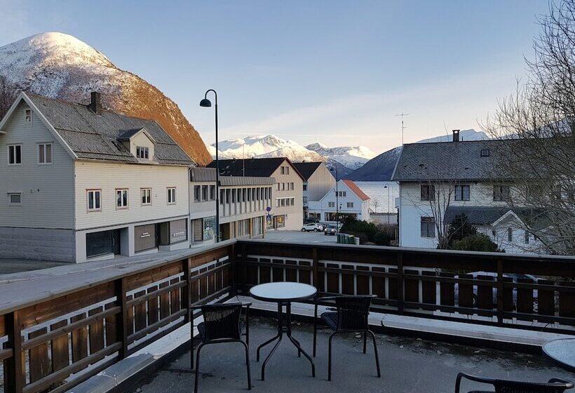 Volda Hostel & B & B