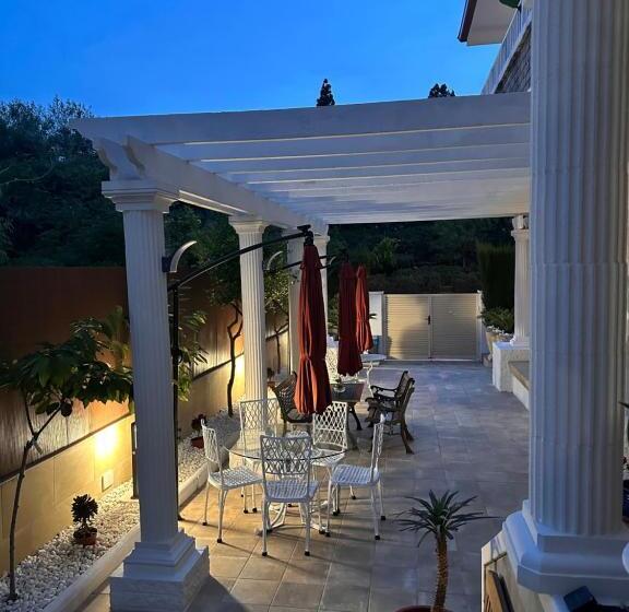 צימר Villa Iri Habitación N 1 Con Baño Propio Y Balcón