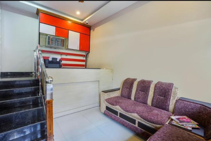 ホテル Hitech Residency Alathur