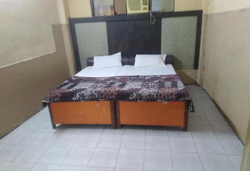 ホテル Narayana Palace Agra Cantt