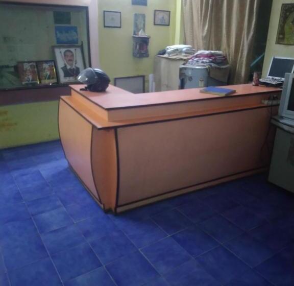 ホテル Narayana Palace Agra Cantt