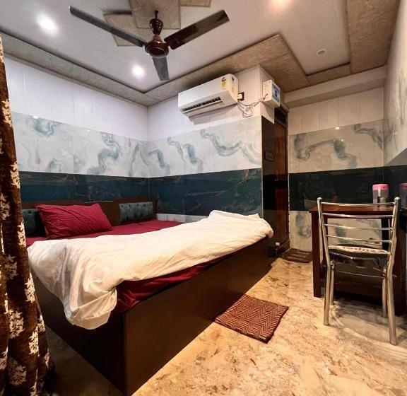 호텔 Raghunandain Inn Near Shree Ram Janmbhumi Ayodhya