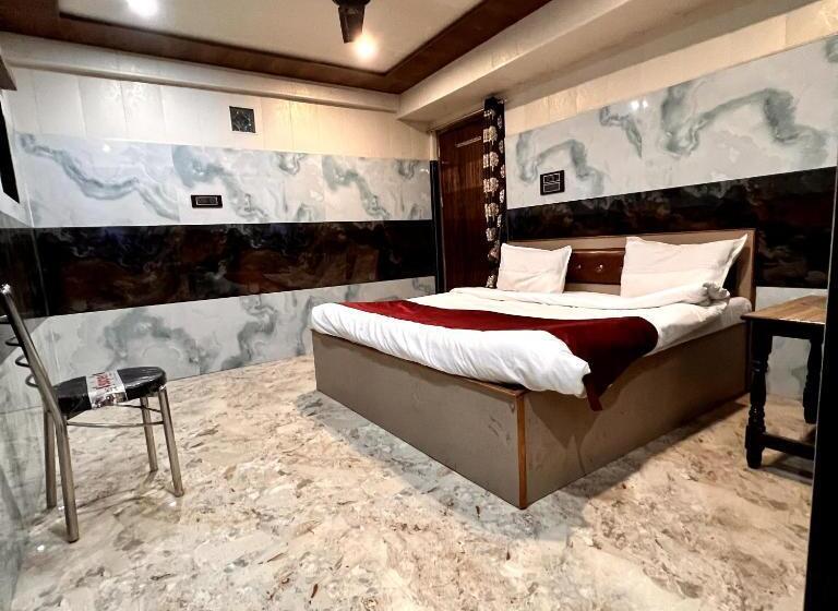 호텔 Raghunandain Inn Near Shree Ram Janmbhumi Ayodhya