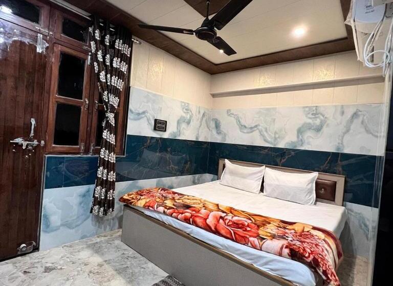 호텔 Raghunandain Inn Near Shree Ram Janmbhumi Ayodhya