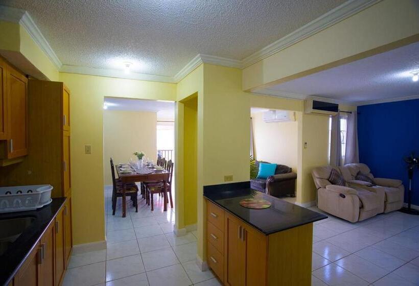 פנסיון City View Retreat Home