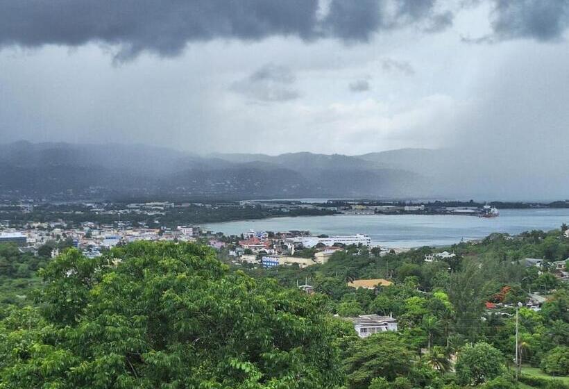 פנסיון City View Retreat Home