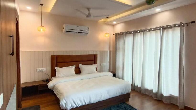 住宿加早餐  Kasauli Hills Glory