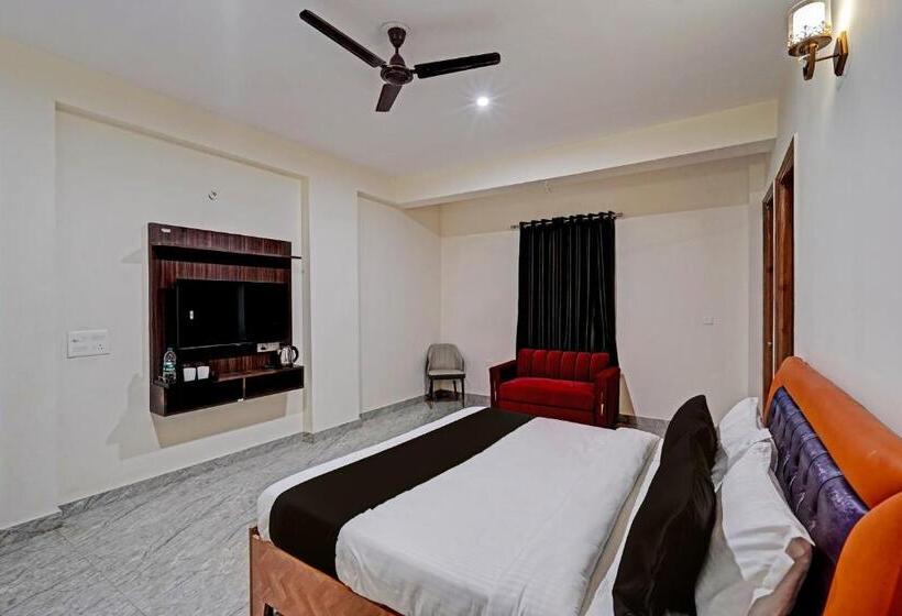 Отель Super Collection O The Royal Grand